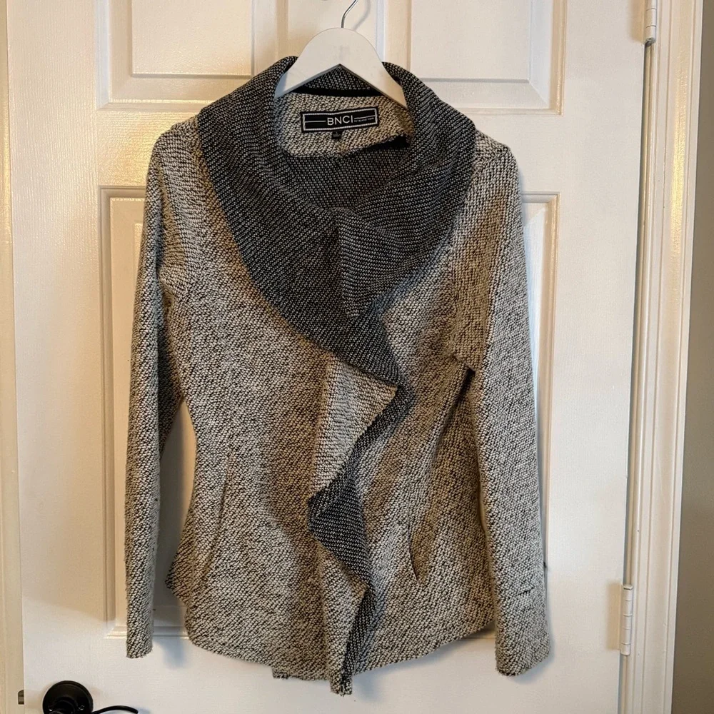 BNCI by Blanc Noir Drape Front Gray Tweed Zip Sweater Jacket Size Large MARJ452C